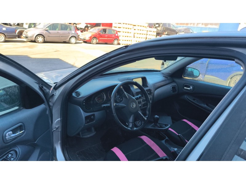 nissan almera ii hatchback (n16) del año 2004