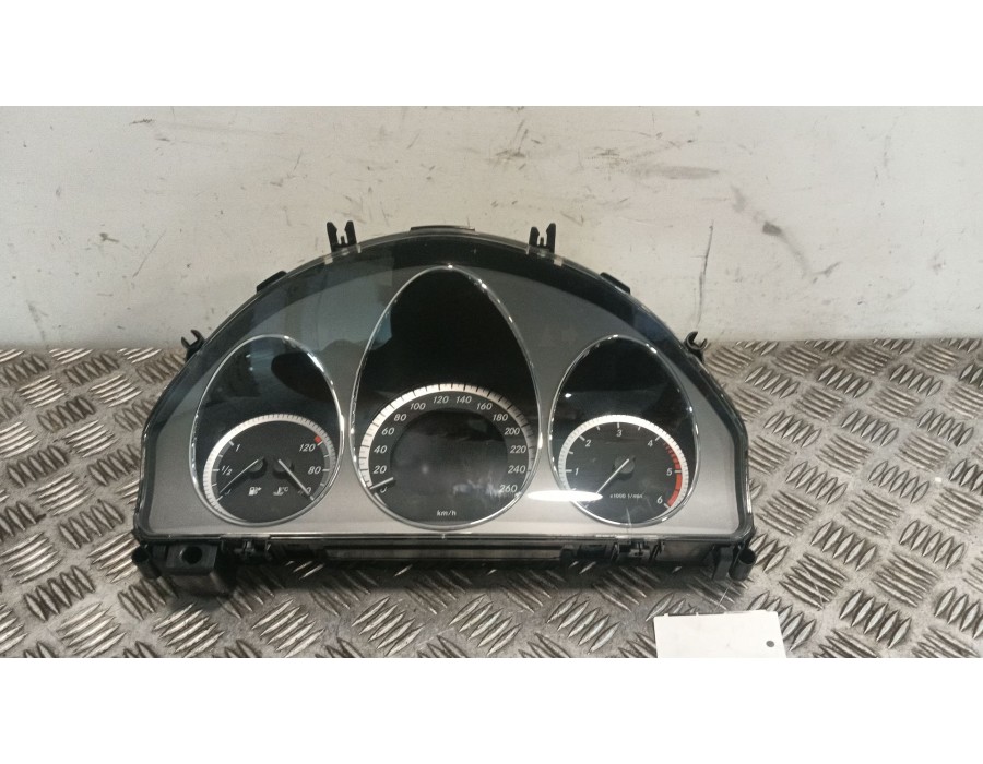 Recambio de cuadro instrumentos para mercedes-benz clase c (w204) c 200 cdi (204.001) referencia OEM IAM 20468037879F45  