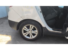 Recambio de paso de rueda trasero derecho para hyundai ix35 (lm, el, elh) 1.6 referencia OEM IAM 868242Y0030  