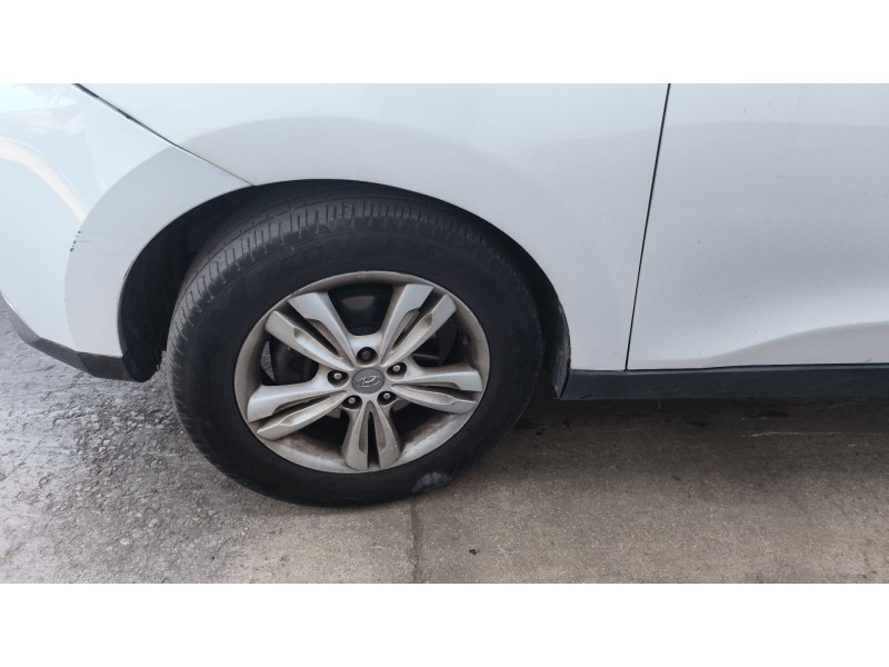 Recambio de paso de rueda delantero izquierdo para hyundai ix35 (lm, el, elh) 1.6 referencia OEM IAM 868232Y000  