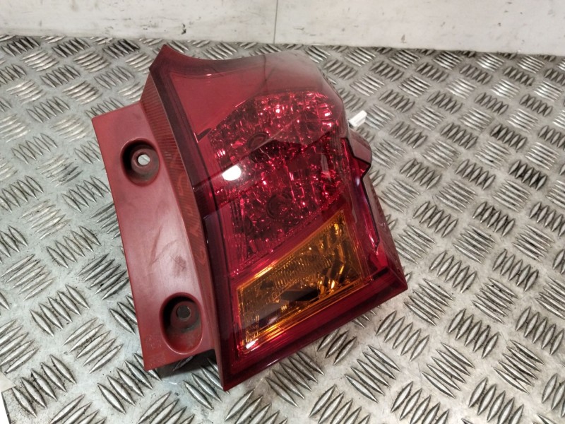 Recambio de piloto trasero derecho para toyota auris (_e18_) 1.6 (zre181_, zre185_) referencia OEM IAM 8155102740  