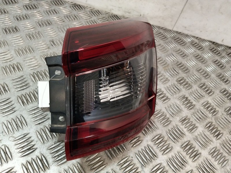 Recambio de piloto trasero derecho para nissan qashqai ii (j11, j11_) 1.2 dig-t referencia OEM IAM 26550  