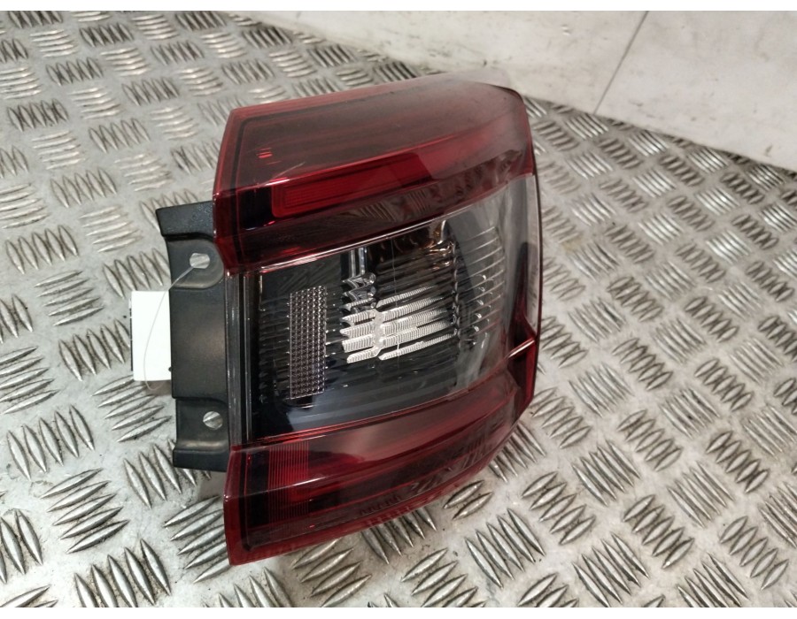 Recambio de piloto trasero derecho para nissan qashqai ii (j11, j11_) 1.2 dig-t referencia OEM IAM 26550  