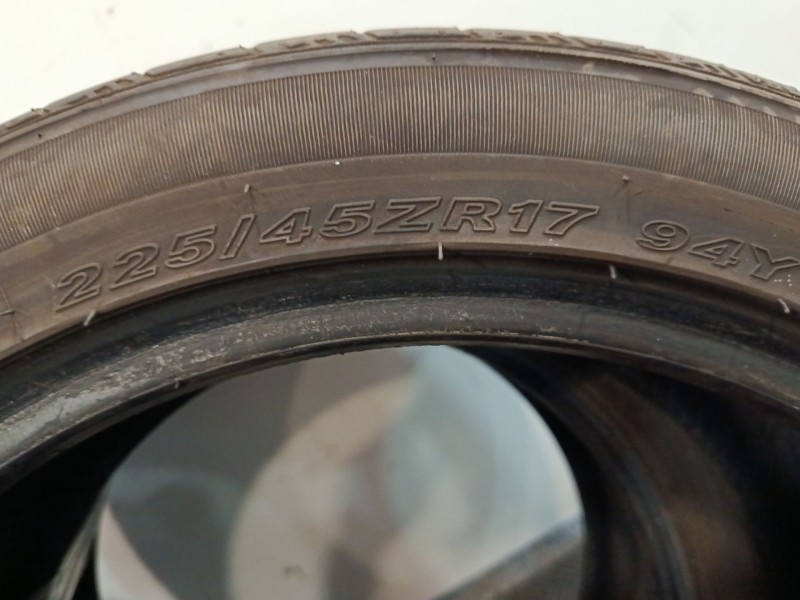 Recambio de neumatico pareja para neumatico neumatico ocasion referencia OEM IAM 225/45/R17 94Y ROADSTONE 