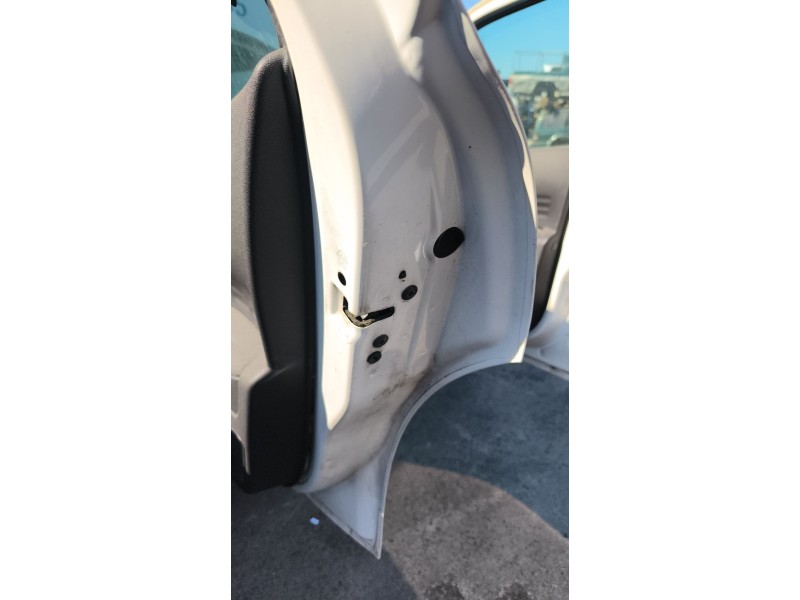 Recambio de cerradura puerta trasera derecha para citroën c4 cactus 1.2 vti 82 referencia OEM IAM 9819038880  