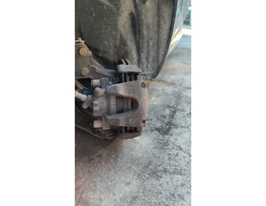 Recambio de pinza freno delantera izquierda para renault clio iv (bh_) 0.9 tce 90 referencia OEM IAM 410118579R VERE7155 