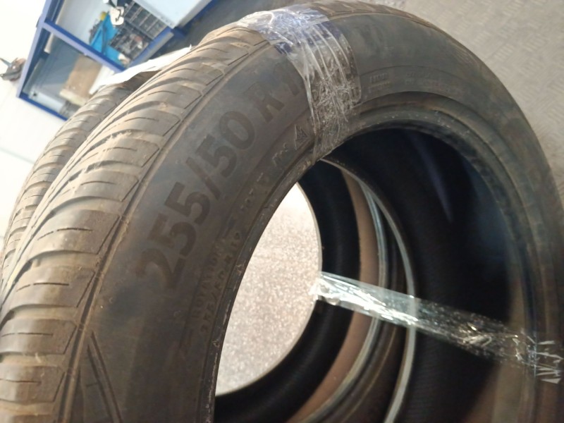 Recambio de neumatico pareja para neumatico neumatico ocasion referencia OEM IAM 255/50/R19 107W CONTINENTAL 