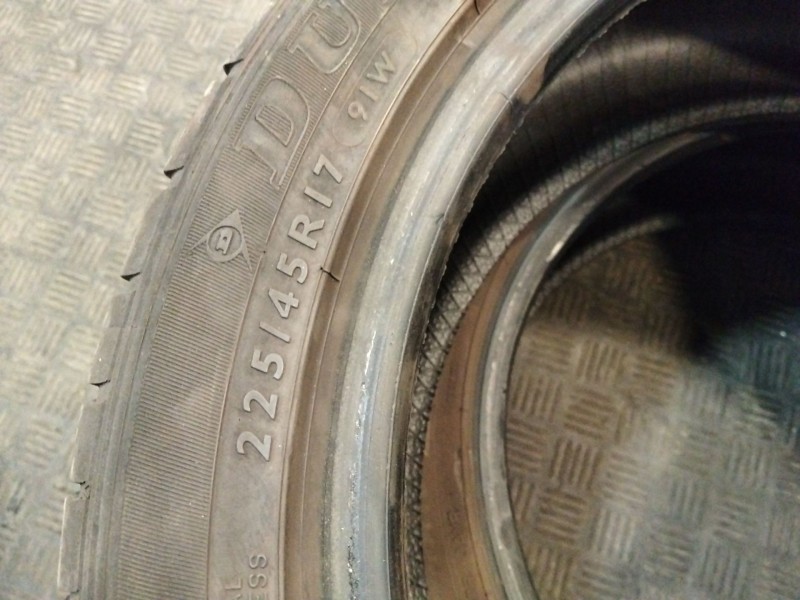 Recambio de neumatico pareja para neumatico neumatico ocasion referencia OEM IAM 225/45/R17 91W DUNLOP 