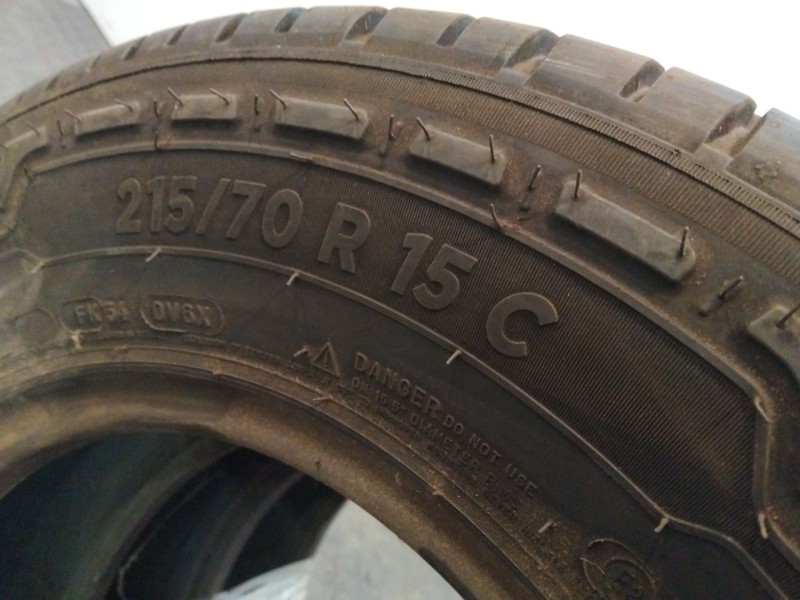 Recambio de neumatico pareja para neumatico neumatico ocasion referencia OEM IAM 215/70/R15 C MICHELIN 
