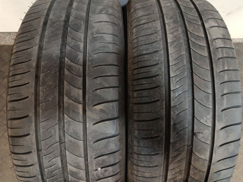 Recambio de neumatico pareja para neumatico neumatico ocasion referencia OEM IAM 205/65/R16 MICHELIN 