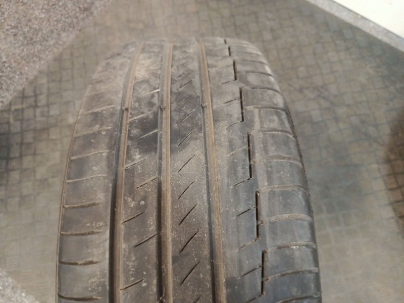 Recambio de neumatico ocasión para neumatico neumatico ocasion referencia OEM IAM 225/55/R18 98V CONTINENTAL 
