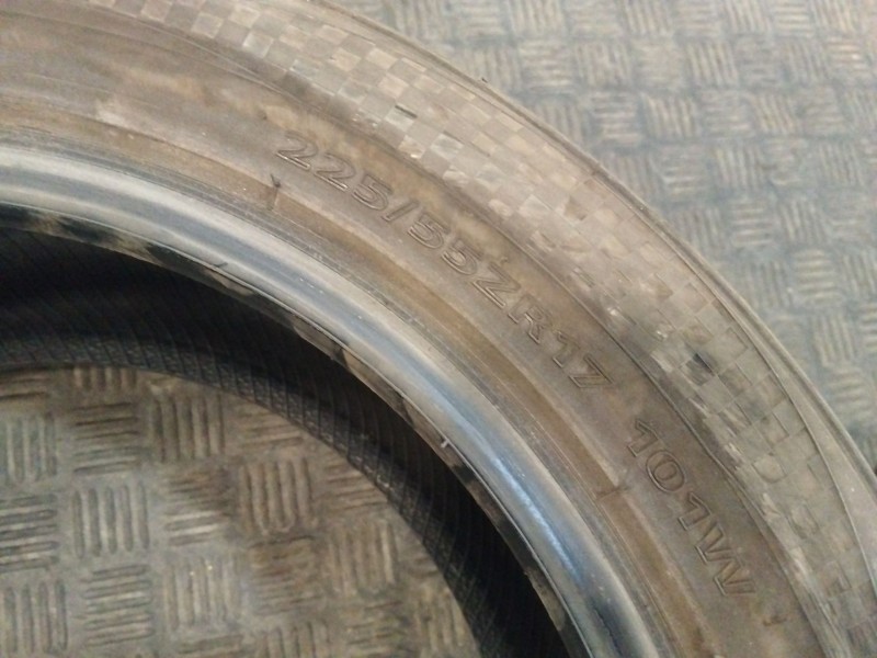 Recambio de neumatico ocasión para neumatico neumatico ocasion referencia OEM IAM 225/55/R17 101W MAZZINI 