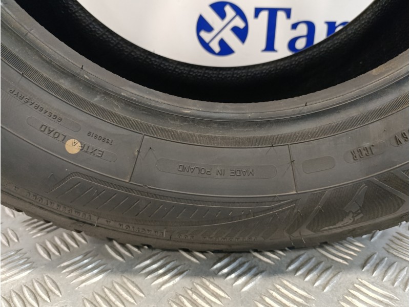 Recambio de neumatico ocasión para » otros... neumaticos goodyear vector 4seasons gen-3 referencia OEM IAM 215/65R16 102H  