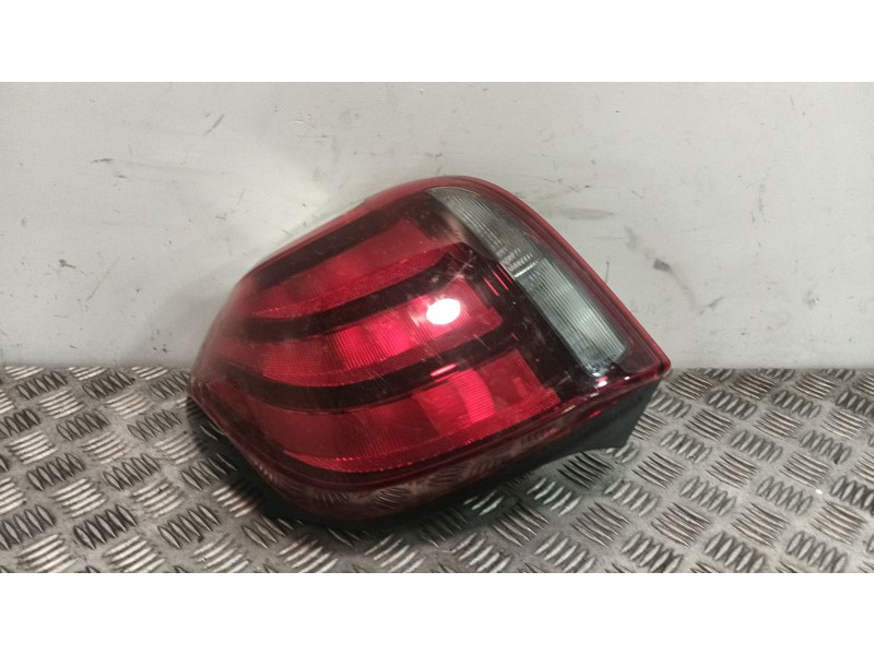 Recambio de piloto trasero derecho para peugeot 108 1.2 referencia OEM IAM B000864480  