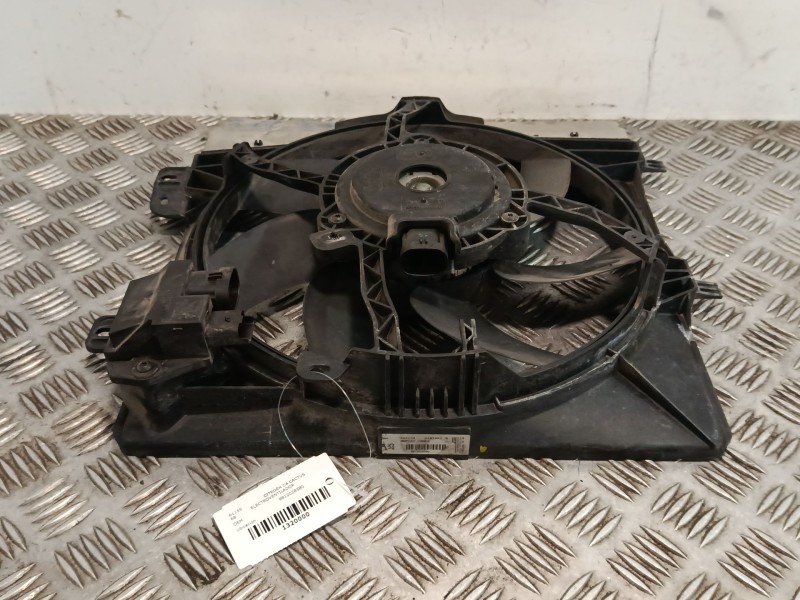 Recambio de electroventilador para citroën c4 cactus 1.2 vti 82 referencia OEM IAM 9812028580  