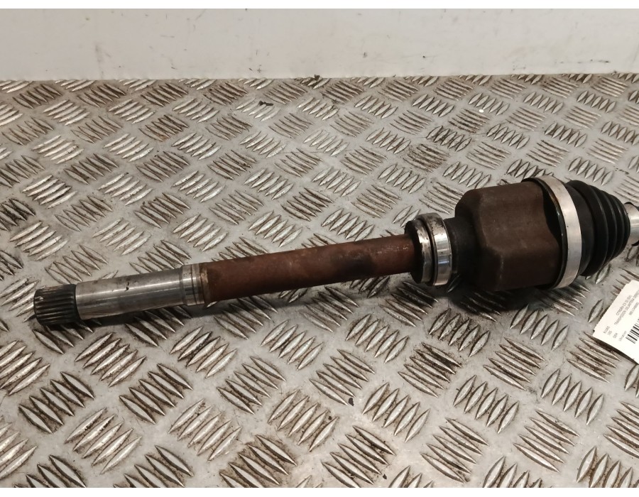 Recambio de transmision delantera derecha para citroën c3 iii (sx) 1.2 thp 110 referencia OEM IAM 9801048680  