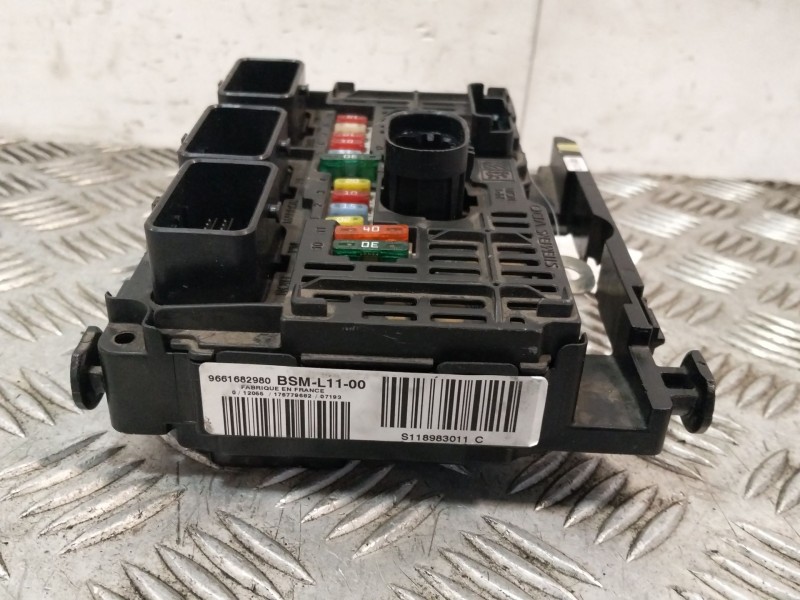 Recambio de caja reles / fusibles para citroën c4 i (lc_) 1.6 16v referencia OEM IAM 9661682980  