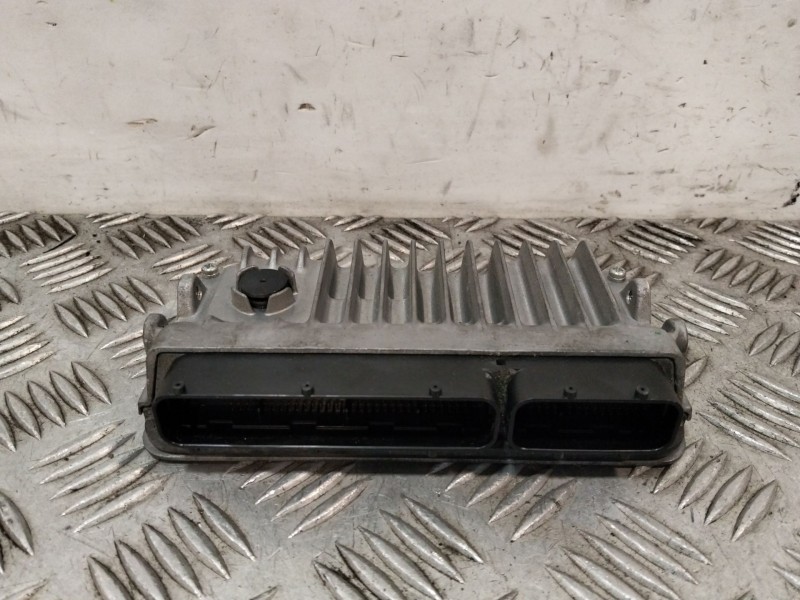 Recambio de centralita motor uce para toyota auris (_e18_) 1.6 (zre181_, zre185_) referencia OEM IAM 896610Z840  