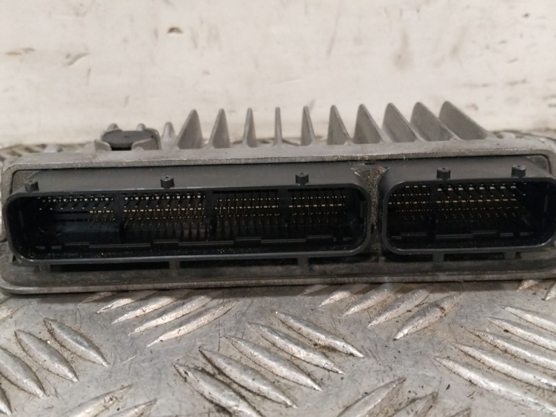 Recambio de centralita motor uce para toyota auris (_e18_) 1.6 (zre181_, zre185_) referencia OEM IAM 896610Z840  