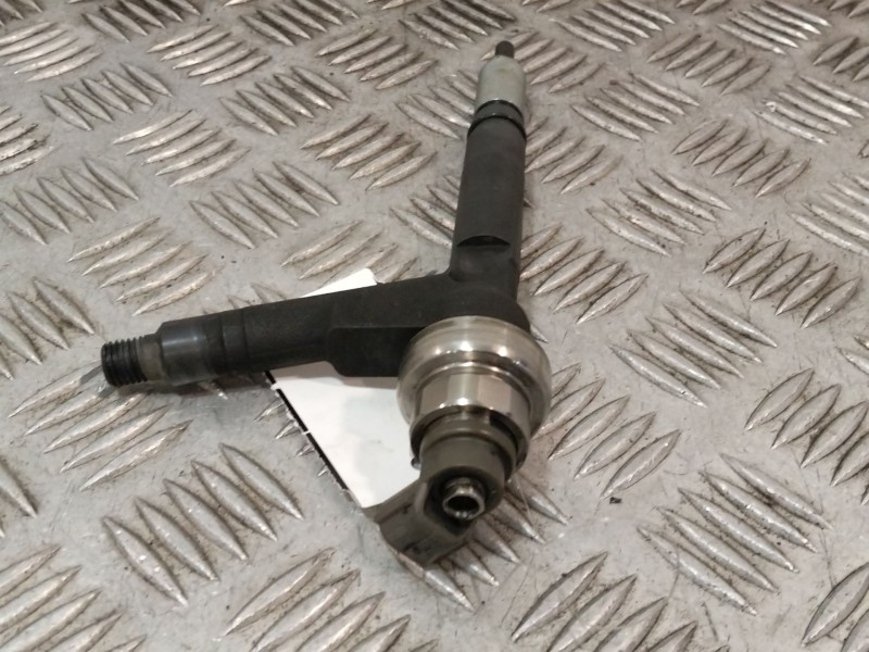 Recambio de inyector para opel combo tour 1.7 cdti 16v referencia OEM IAM 89731386  