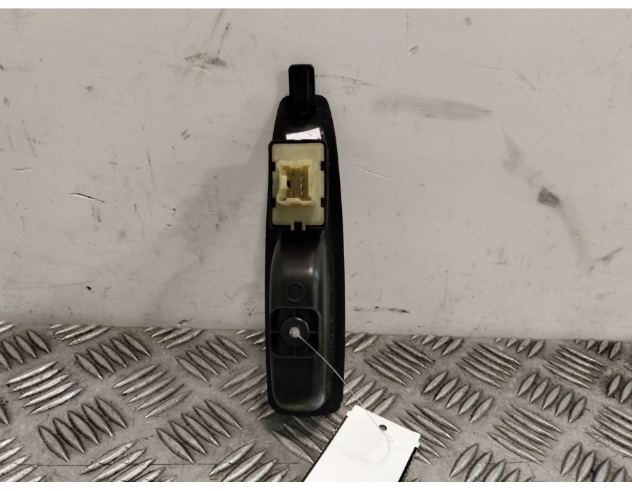 Recambio de mando elevalunas trasero derecho para renault clio iv (bh_) 0.9 tce 90 referencia OEM IAM 829614619R  