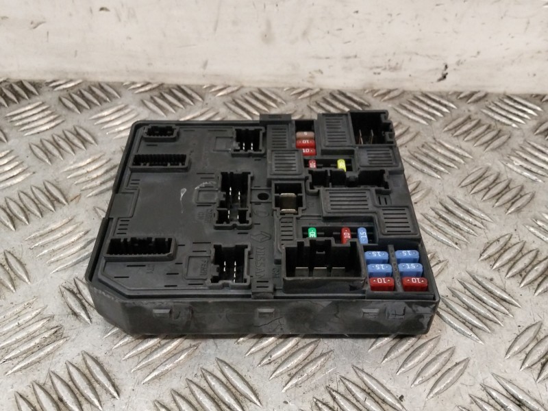 Recambio de caja reles / fusibles para nissan qashqai ii (j11, j11_) 1.7 dci referencia OEM IAM 5CH811F03  