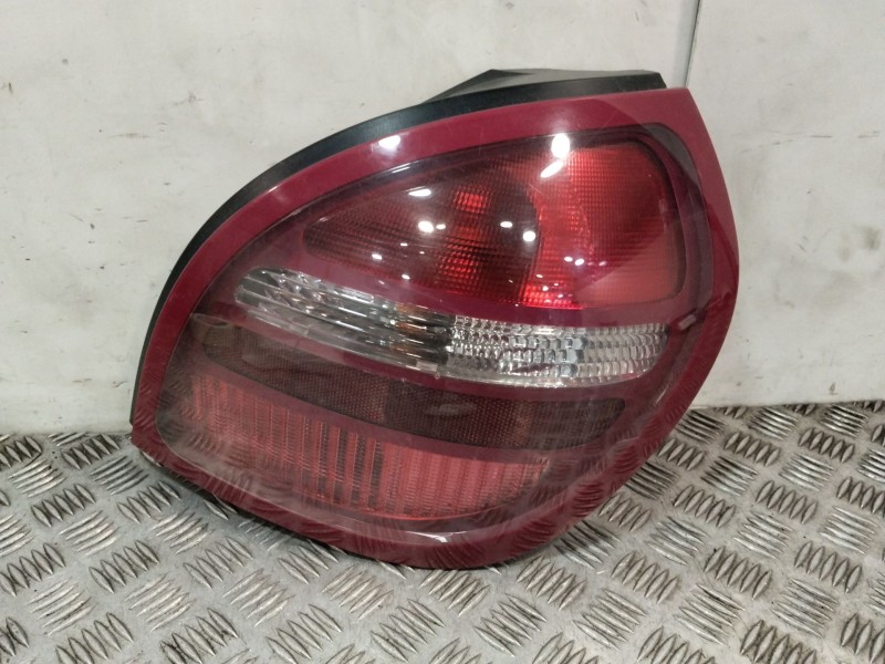 Recambio de piloto trasero derecho para nissan almera ii hatchback (n16) 1.5 dci referencia OEM IAM 26550BN011R  