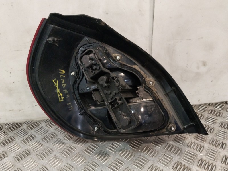Recambio de piloto trasero derecho para nissan almera ii hatchback (n16) 1.5 dci referencia OEM IAM 26550BN011R  