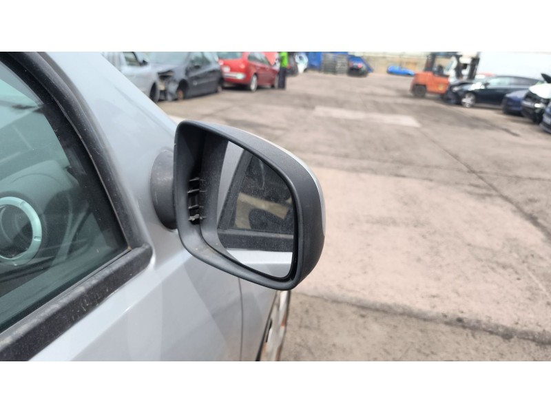 Recambio de retrovisor derecho para dacia sandero (bs_) 1.5 dci referencia OEM IAM 963013379R  