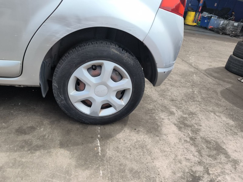 Recambio de paso de rueda trasero izquierdo para dacia sandero (bs_) 1.5 dci referencia OEM IAM   