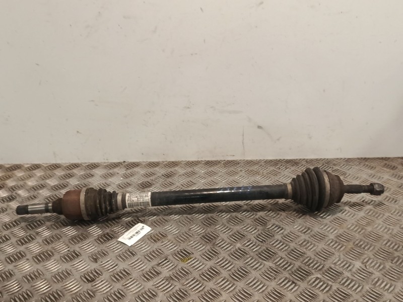 Recambio de transmision delantera derecha para citroën c4 cactus 1.2 vti 82 referencia OEM IAM 9677476680  