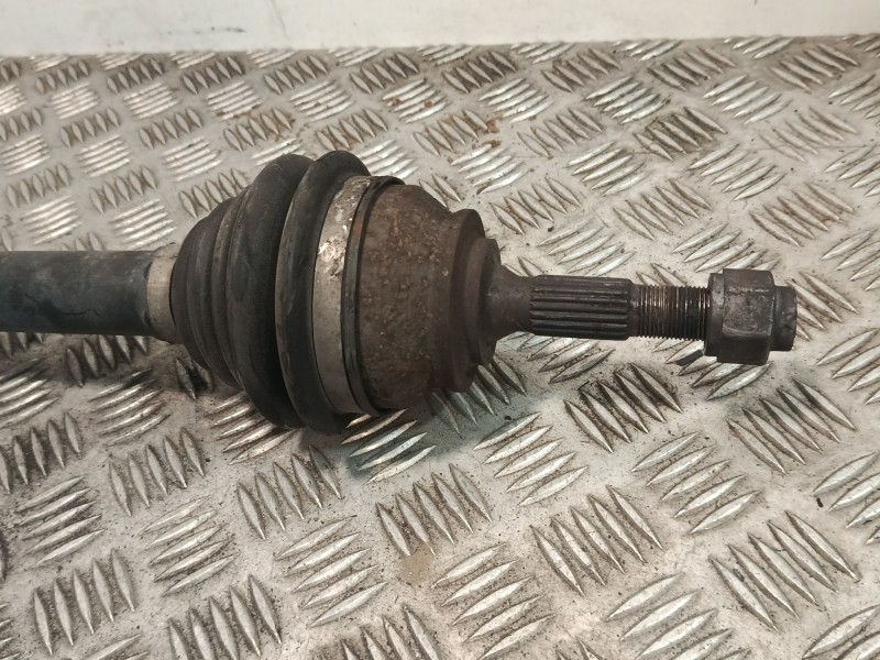 Recambio de transmision delantera derecha para citroën c4 cactus 1.2 vti 82 referencia OEM IAM 9677476680  