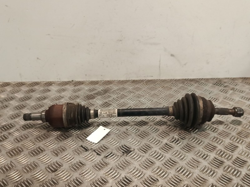 Recambio de transmision delantera izquierda para citroën c4 cactus 1.2 vti 82 referencia OEM IAM 9677476580  