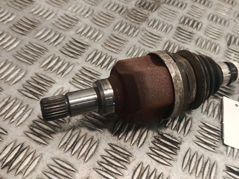 Recambio de transmision delantera izquierda para citroën c4 cactus 1.2 vti 82 referencia OEM IAM 9677476580  