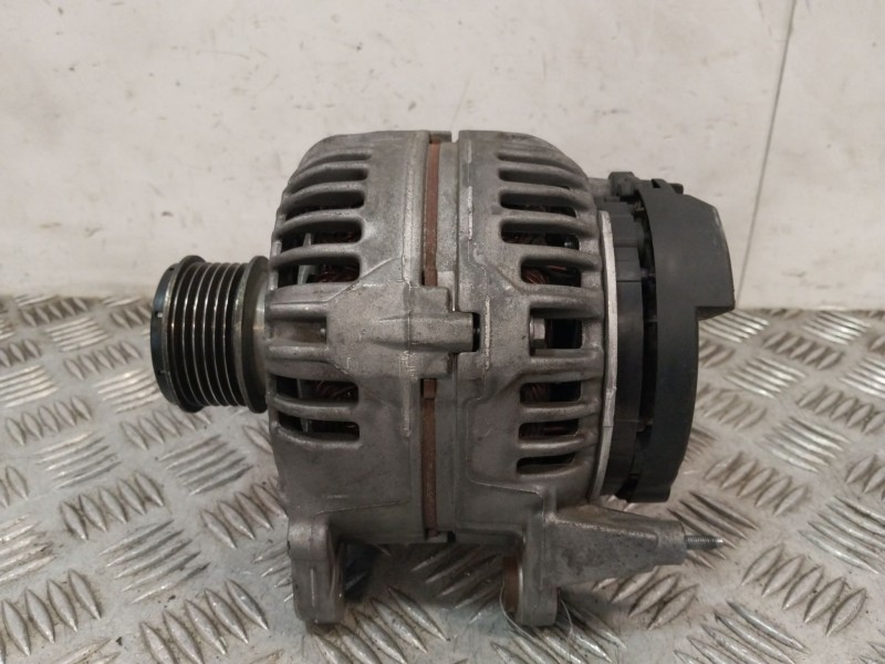 Recambio de alternador para seat ibiza iv (6j5, 6p1) 1.6 tdi referencia OEM IAM 06F903023F  
