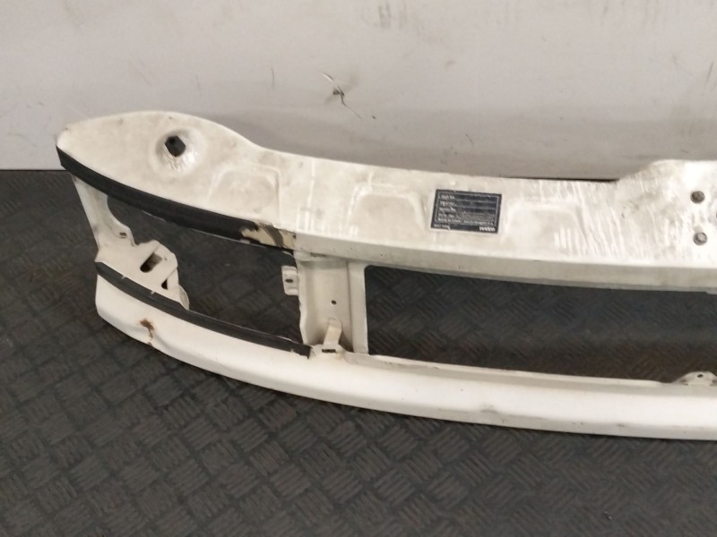 Recambio de panel frontal para iveco daily cabina 35c11 referencia OEM IAM 3800957393777  