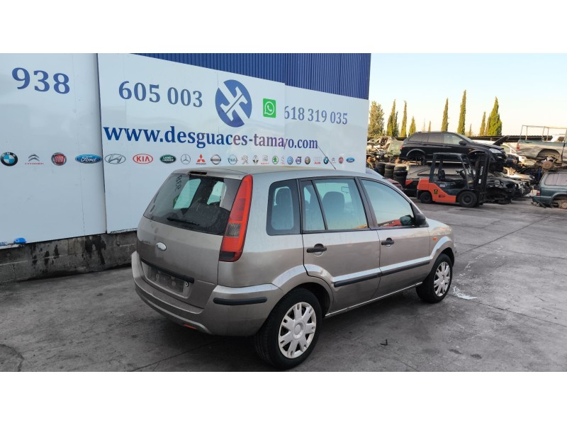ford fusion (ju_) del año 2004