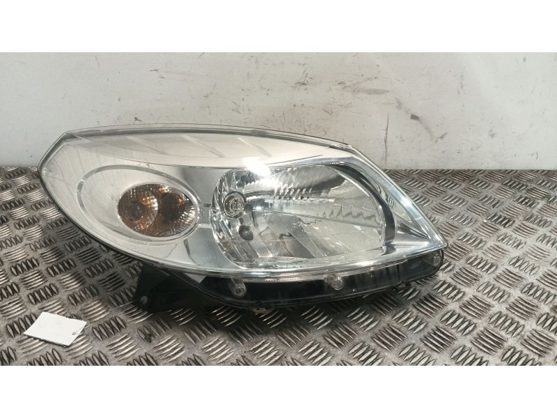 Recambio de faro derecho para dacia sandero (bs_) 1.5 dci referencia OEM IAM 8200733877  