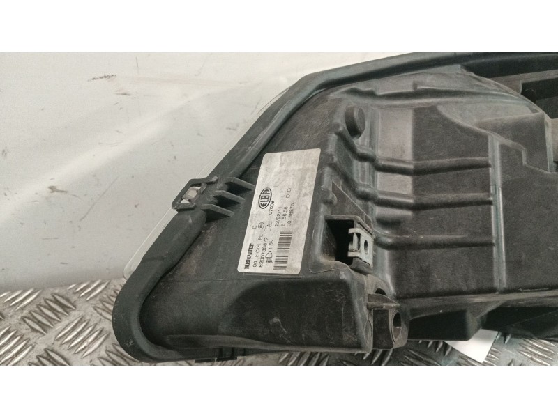 Recambio de faro derecho para dacia sandero (bs_) 1.5 dci referencia OEM IAM 8200733877  