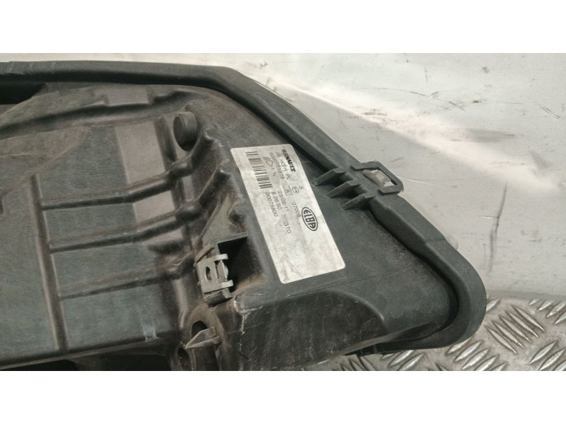 Recambio de faro izquierdo para dacia sandero (bs_) 1.5 dci referencia OEM IAM 8200733878  