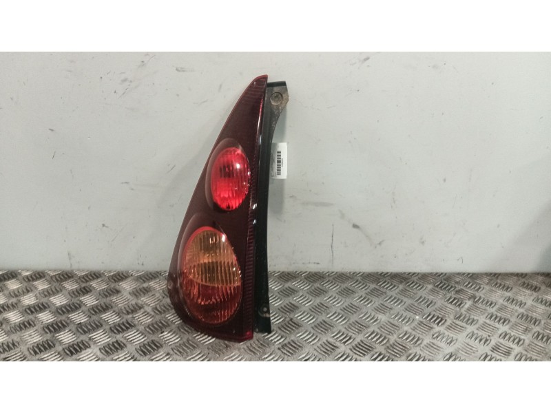 Recambio de piloto trasero izquierdo para peugeot 107 (pm_, pn_) 1.0 referencia OEM IAM 25688011  