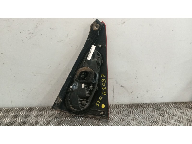 Recambio de piloto trasero izquierdo para peugeot 107 (pm_, pn_) 1.0 referencia OEM IAM 25688011  