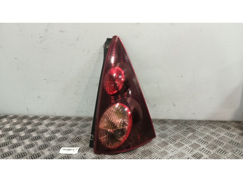 Recambio de piloto trasero derecho para peugeot 107 (pm_, pn_) 1.0 referencia OEM IAM 8155004040  