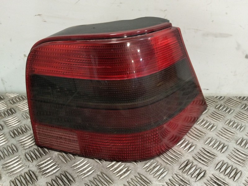 Recambio de piloto trasero derecho para volkswagen golf iv (1j1) 1.9 tdi referencia OEM IAM 1J6945257  