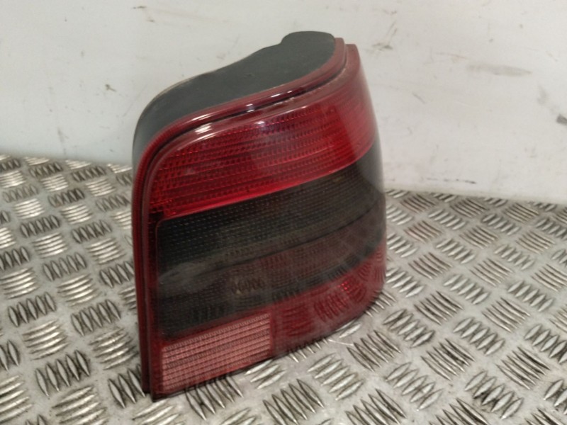Recambio de piloto trasero derecho para volkswagen golf iv (1j1) 1.9 tdi referencia OEM IAM 1J6945257  