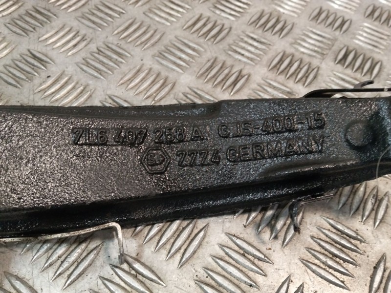 Recambio de mangueta delantera derecha para volkswagen touareg (7la, 7l6, 7l7) 2.5 r5 tdi referencia OEM IAM 7L6407258A  
