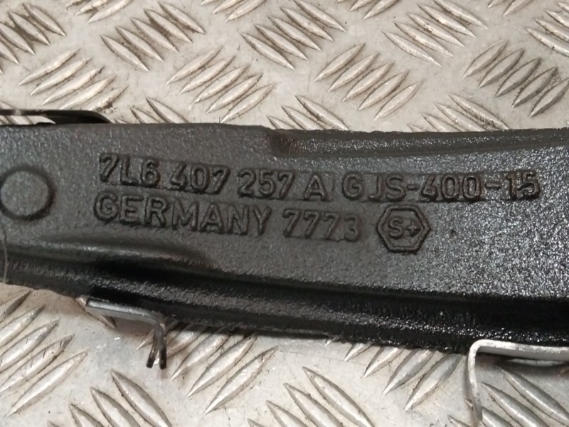 Recambio de mangueta delantera izquierda para volkswagen touareg (7la, 7l6, 7l7) 2.5 r5 tdi referencia OEM IAM 7L6407257A  