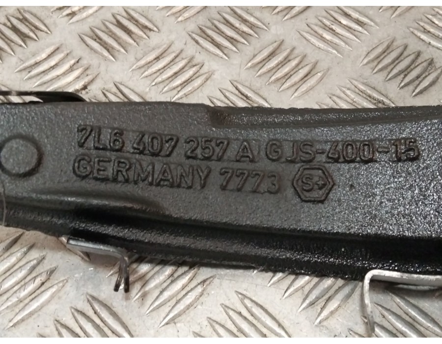 Recambio de mangueta delantera izquierda para volkswagen touareg (7la, 7l6, 7l7) 2.5 r5 tdi referencia OEM IAM 7L6407257A  