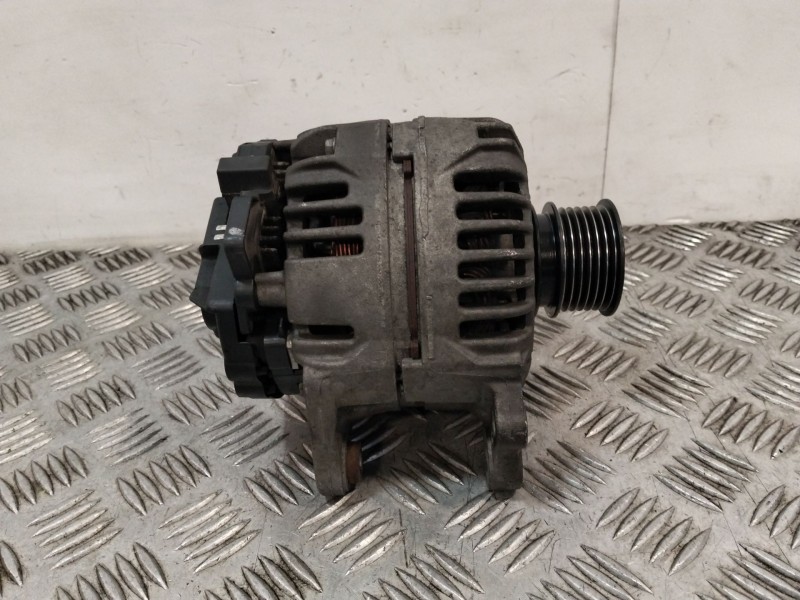 Recambio de alternador para seat ibiza iii (6l1) 1.4 16v referencia OEM IAM 037903025M  