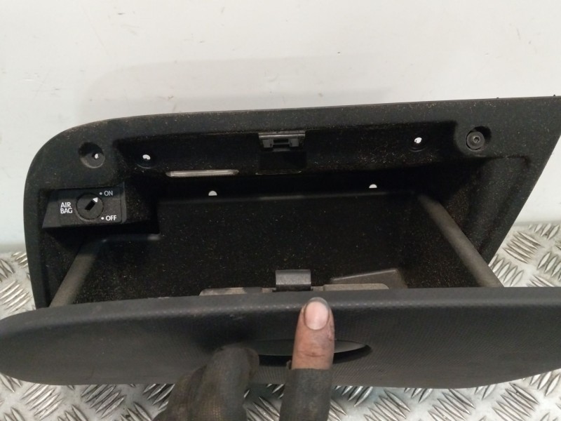 Recambio de guantera para seat leon (1p1) referencia OEM IAM 1P1857103  